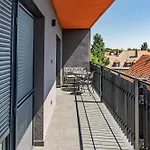شقة Profi Keco