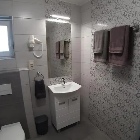 Profi Keco Apartament Balatonalmádi