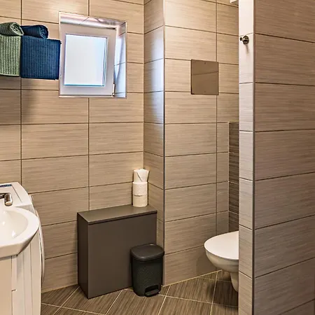 Profi Keco Apartman Balatonalmádi